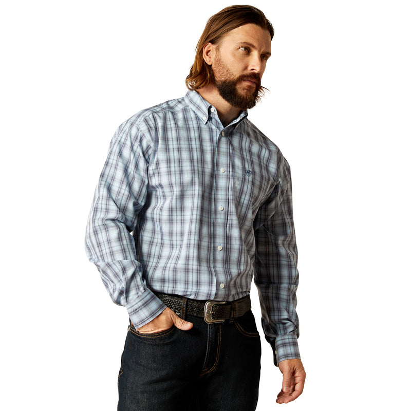 Ariat Men's Light Blue Wrinkle-Free Lionel Classic Fit Dress Shirt